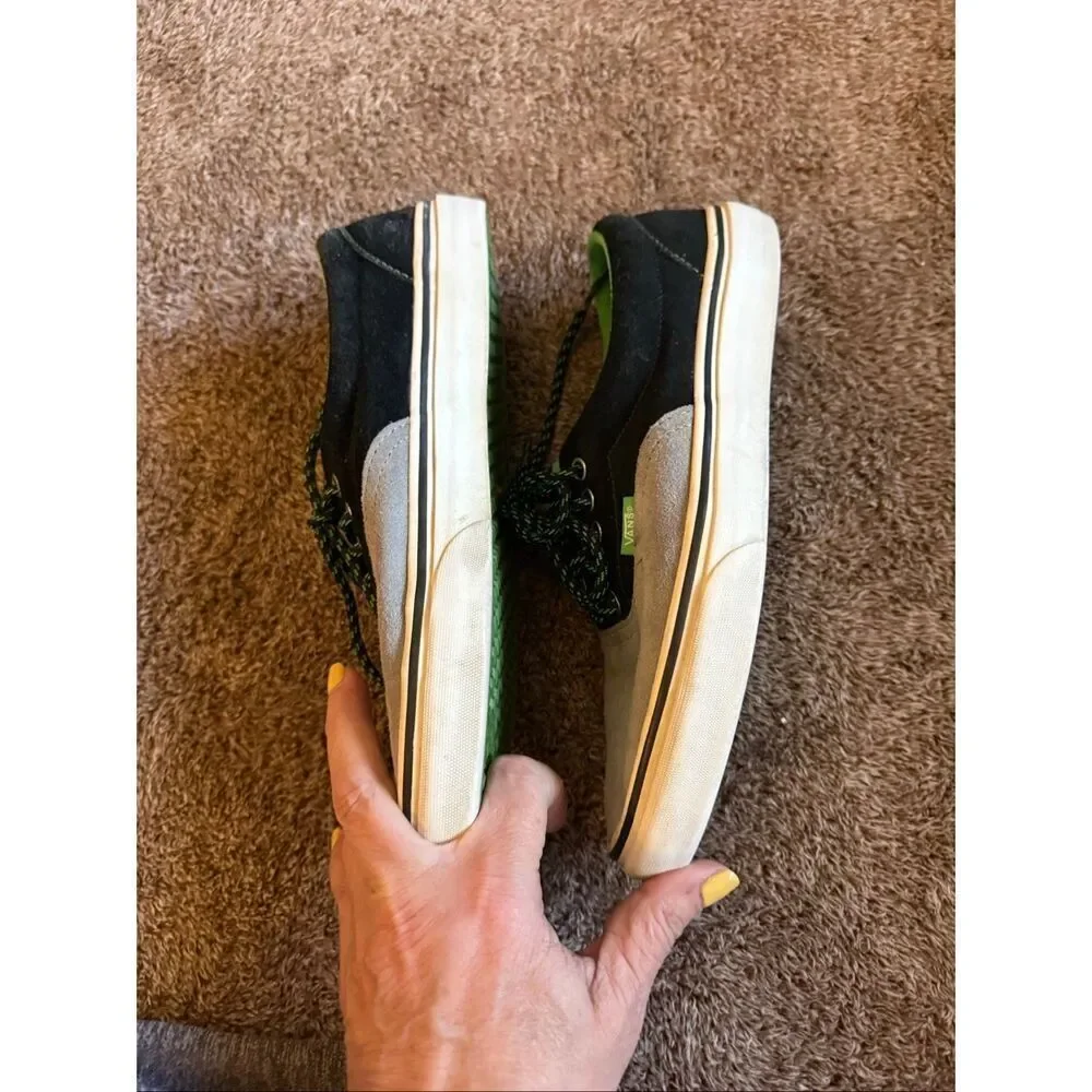 Vans Era Suede Wild Dove and Poison Green colorway Size Mens 7.5 Womens 9